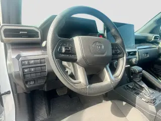 Toyota Tacoma 2024 4x4 SR5 4p Doble Cab 5.0 ft SB