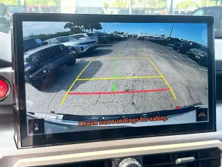 Toyota Tacoma 2024 4x4 SR5 4p Doble Cab 5.0 ft SB