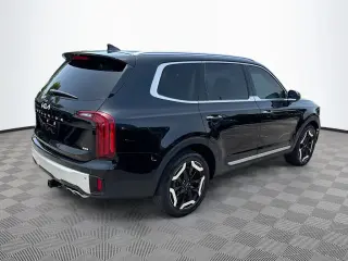 Kia Telluride 2023 AWD S 4p SUV