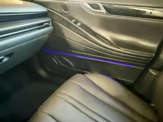 Genesis G80 2025 AWD 2.5T 4p Sedan