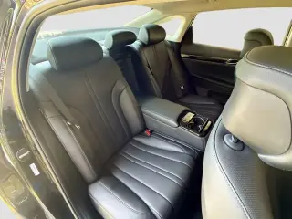 Genesis G80 2025 AWD 2.5T 4p Sedan