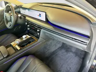 Genesis G80 2025 AWD 2.5T 4p Sedan