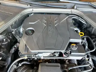 Genesis G80 2025 AWD 2.5T 4p Sedan