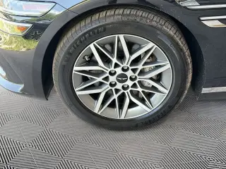 Genesis G80 2025 AWD 2.5T 4p Sedan