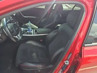Kia Stinger 2023 GT2 4p Sedan