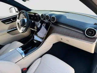 Mercedes-Benz Clase C 2025 C 300 4p Sedan