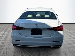 Mercedes-Benz Clase C 2025 C 300 4p Sedan