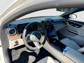 Mercedes-Benz Clase C 2025 C 300 4p Sedan