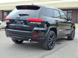 Jeep Grand Cherokee 2019 4x4 Laredo 4dr SUV