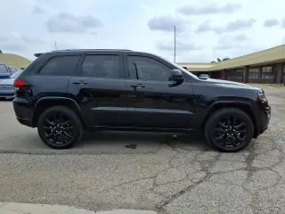 Jeep Grand Cherokee 2019 4x4 Laredo 4dr SUV
