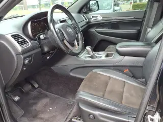 Jeep Grand Cherokee 2019 4x4 Laredo 4dr SUV
