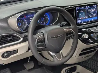 Chrysler Pacifica 2024 Touring L 4dr Mini-Van