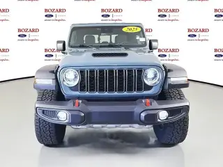 Jeep Gladiator 2025 4x4 Mojave 4p Cabina Crew 5.0 ft. CB