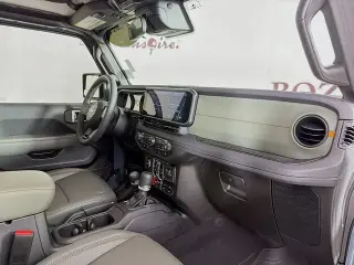 Jeep Gladiator 2025 4x4 Mojave 4p Cabina Crew 5.0 ft. CB