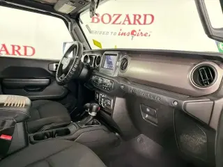 Jeep Wrangler Unlimited 2018 4x4 Sport 4dr SUV (lanzamiento a mitad de año)