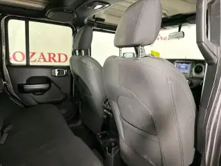 Jeep Wrangler Unlimited 2018 4x4 Sport 4dr SUV (lanzamiento a mitad de año)