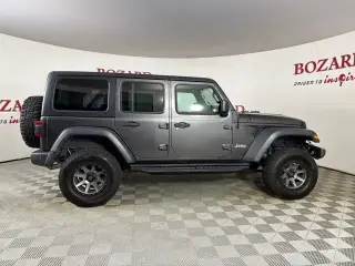 Jeep Wrangler Unlimited 2018 4x4 Sport 4dr SUV (lanzamiento a mitad de año)