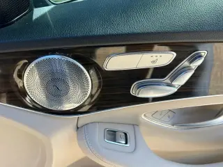 Mercedes-Benz Clase C 2021 C 300 Sedan de 4 puertas