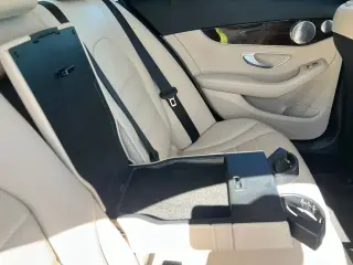 Mercedes-Benz Clase C 2021 C 300 Sedan de 4 puertas