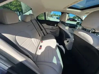 Mercedes-Benz Clase C 2021 C 300 Sedan de 4 puertas