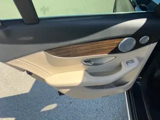 Mercedes-Benz Clase C 2021 C 300 Sedan de 4 puertas