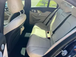 Mercedes-Benz Clase C 2021 C 300 Sedan de 4 puertas