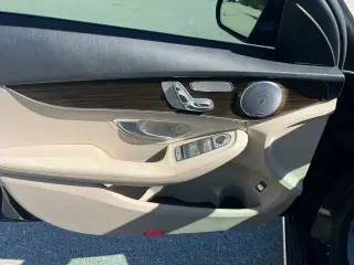 Mercedes-Benz Clase C 2021 C 300 Sedan de 4 puertas
