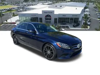 Mercedes-Benz Clase C 2021 C 300 Sedan de 4 puertas