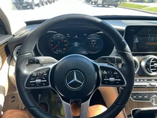 Mercedes-Benz Clase C 2021 C 300 Sedan de 4 puertas