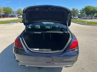 Mercedes-Benz Clase C 2021 C 300 Sedan de 4 puertas