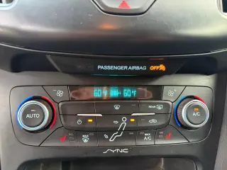 Ford Focus 2018 SE 4p Sedan