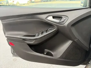 Ford Focus 2018 SE 4p Sedan