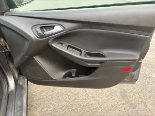 Ford Focus 2018 SE 4p Sedan