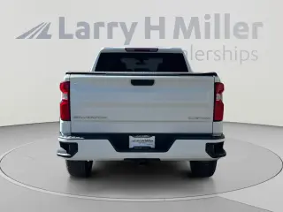 Chevrolet Silverado 1500 2021 4x4 Custom 4p Crew Cab 5.8 ft. SB