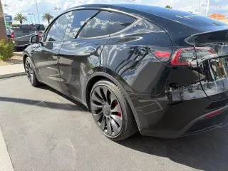 Tesla Model Y 2023 AWD Performance 4dr Crossover