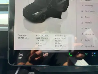 Tesla Model Y 2023 AWD Performance 4dr Crossover