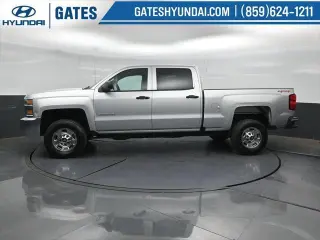 Chevrolet Silverado 2500HD 2017 4x4 Work Truck Camión de Trabajo 4p Cabina Completa SB
