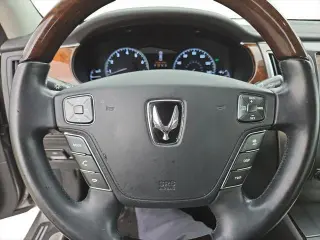 Hyundai Equus 2011 Signature 4p Sedan