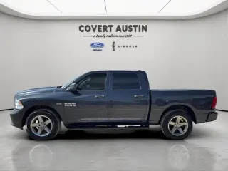 Ram 1500 2016 4x2 Tradesman 4p. Cabina Doble Crew 5.5 ft. SB Camioneta
