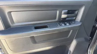 Ram 1500 2016 4x2 Tradesman 4p. Cabina Doble Crew 5.5 ft. SB Camioneta