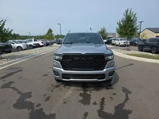Ram 1500 2025 4x4 Lone Star 4p. Cabina Estándar 5.6 ft. SB Camioneta