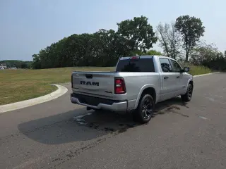 Ram 1500 2025 4x4 Lone Star 4p. Cabina Estándar 5.6 ft. SB Camioneta