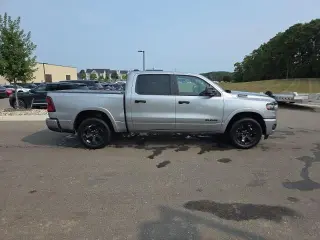 Ram 1500 2025 4x4 Lone Star 4p. Cabina Estándar 5.6 ft. SB Camioneta