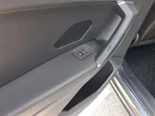 Volkswagen Tiguan 2018 2.0T SE 4p SUV