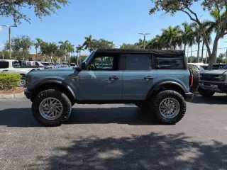 Ford Bronco 2022 4x4 Base Advanced 4dr SUV