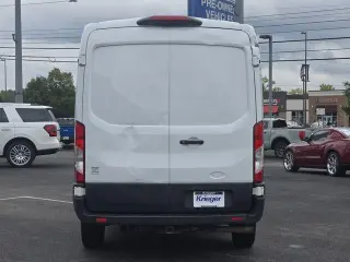 Ford Transit 2023 250 3dr SWB Camioneta de carga con techo medio