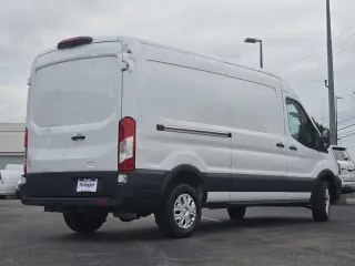 Ford Transit 2023 250 3dr SWB Camioneta de carga con techo medio