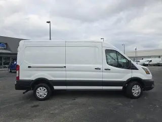 Ford Transit 2023 250 3dr SWB Camioneta de carga con techo medio