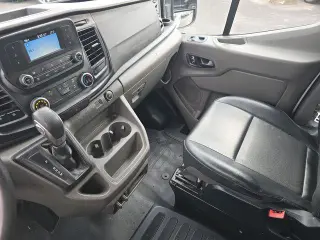 Ford Transit 2023 250 3dr SWB Camioneta de carga con techo medio