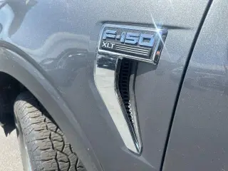 Ford F-150 2025 4x4 XLT 4p SuperCrew 5.5 pies SB